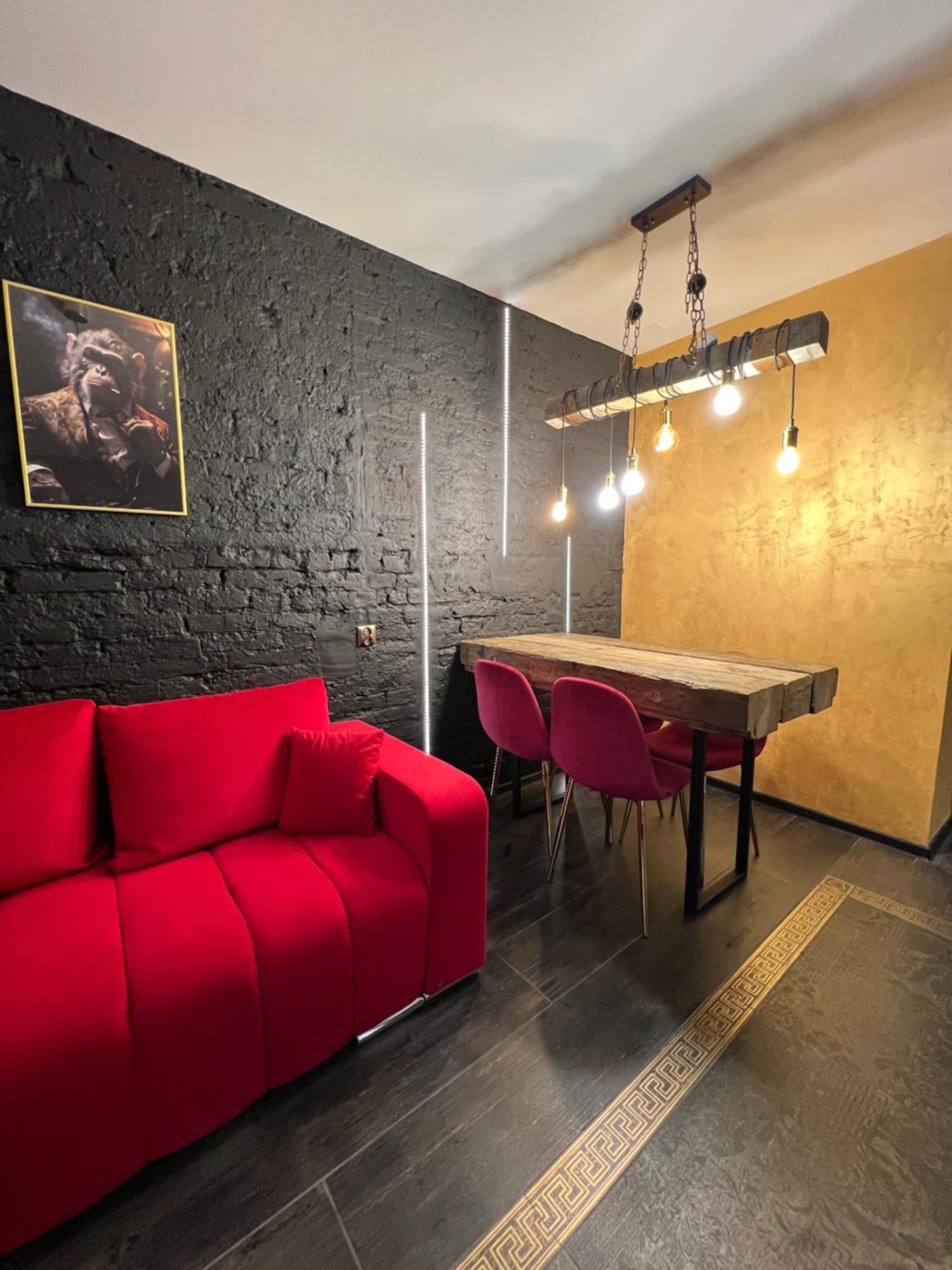 Darkhouse Versace Karmin Lodź Bagian luar foto